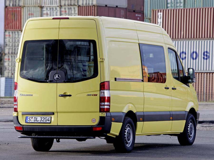  Mercedes-Benz Sprinter High Roof Van 2006 года  (фото 20 из 33)